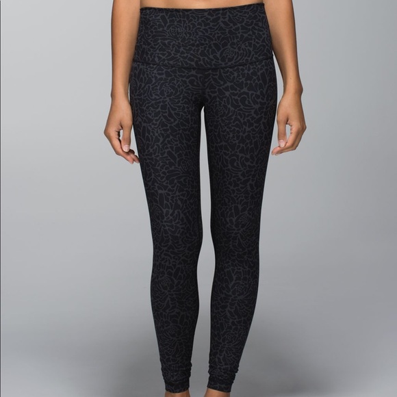 *SOLD* Lululemon Wunder Under Pant (Roll Down) - 4